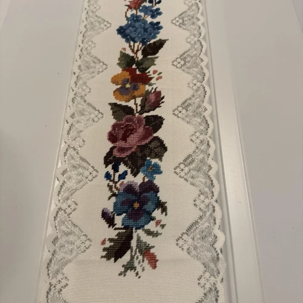 Vertical Wall Hanging Tapestry With Floral Design